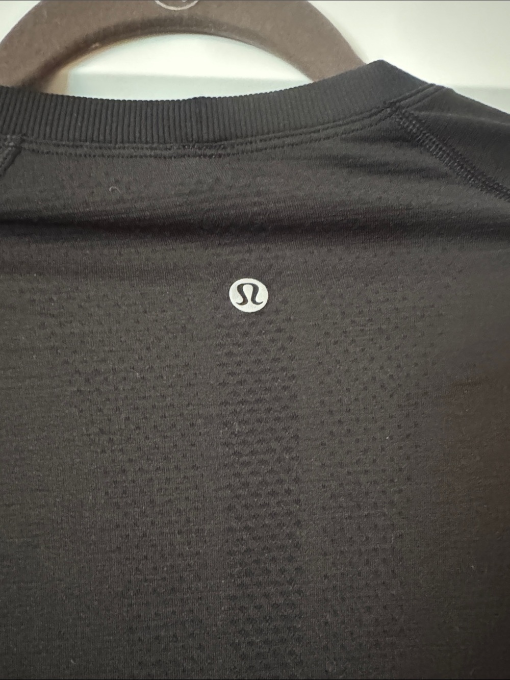 lululemon athletica Black Long Sleeve Swiftly Crewneck, 8 - Picture 3 of 5